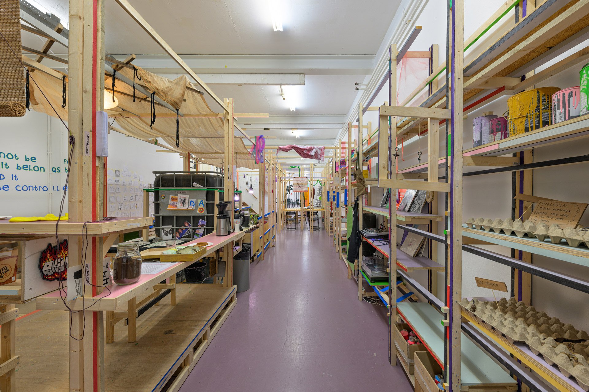 ATTUNING THE DRAMATURGY: POETIC ENJAMBMENTS / CONDITIONS OF THE SQUAT