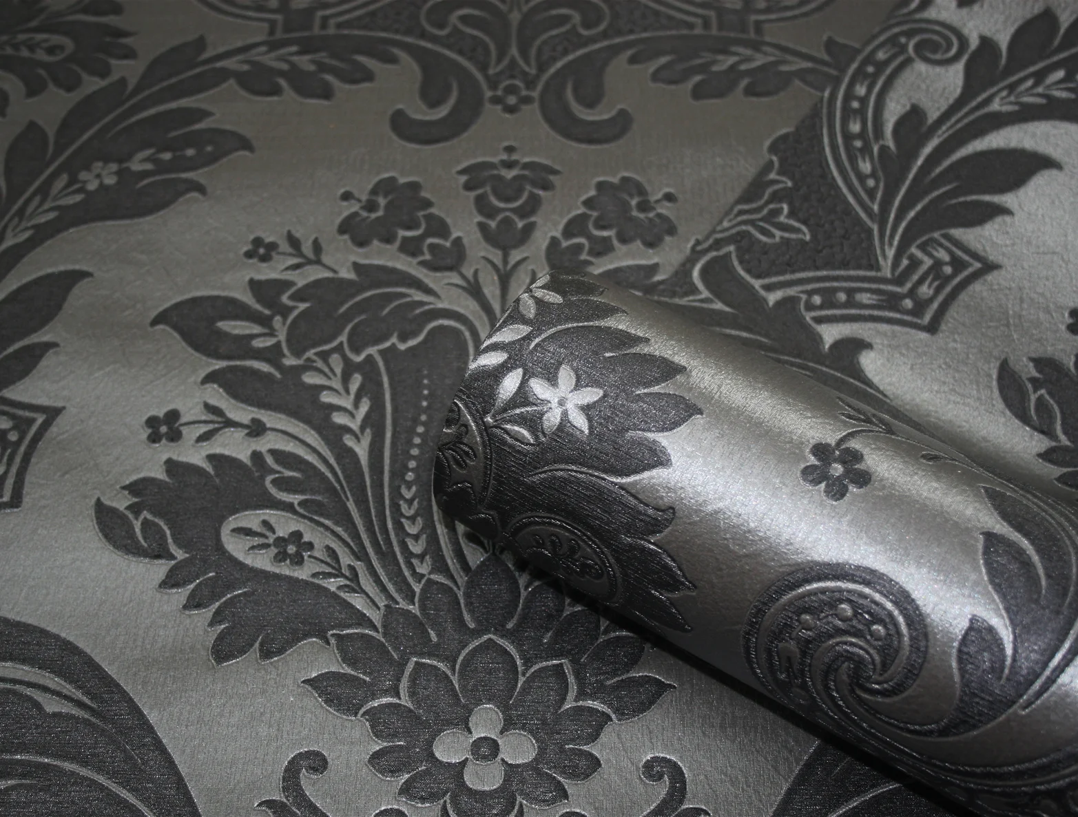 wallpaper 5860 Damasco Italiano Black damask wallpaper