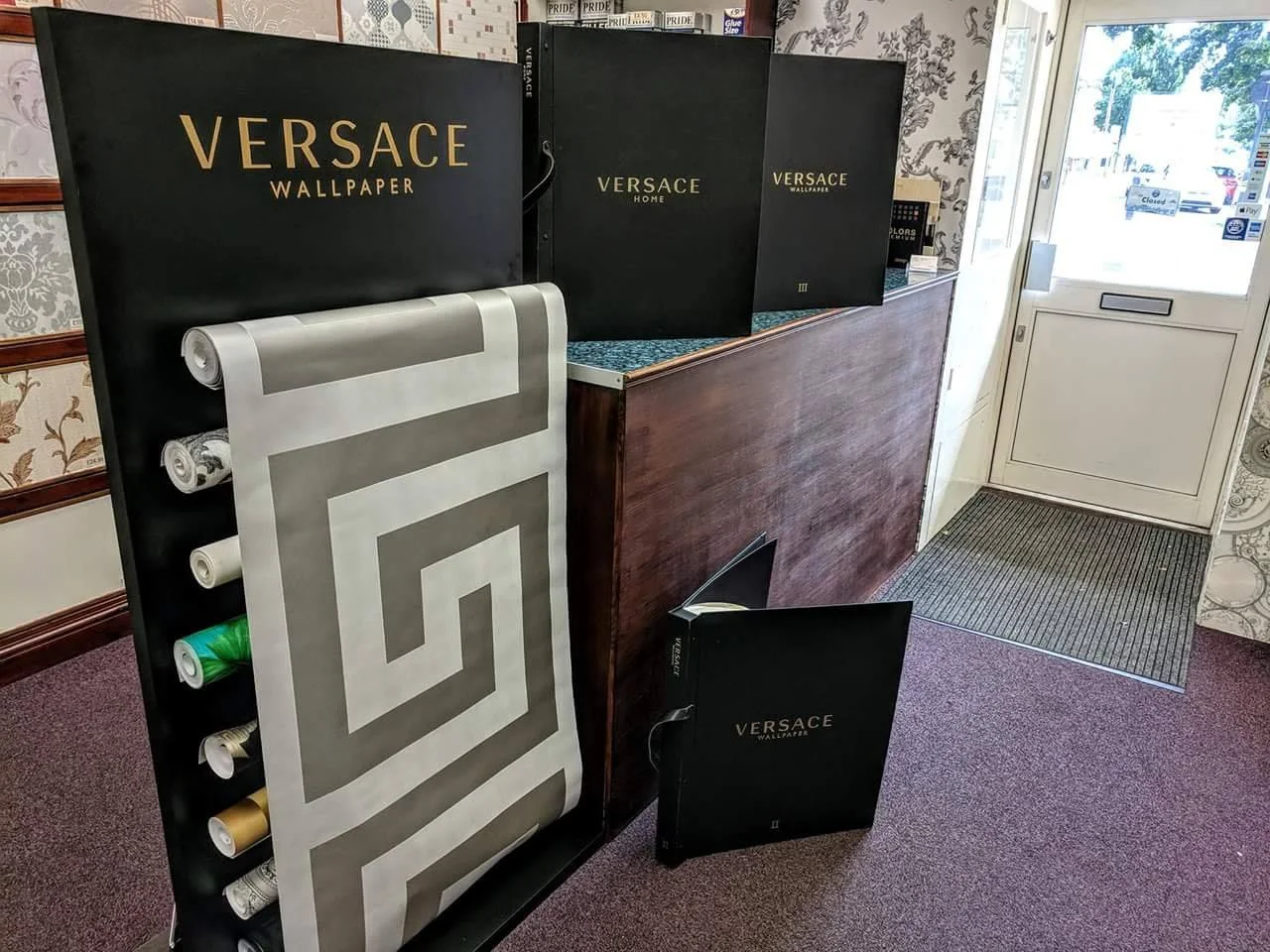 Versace Greek Key Gold Wallpaper 935235