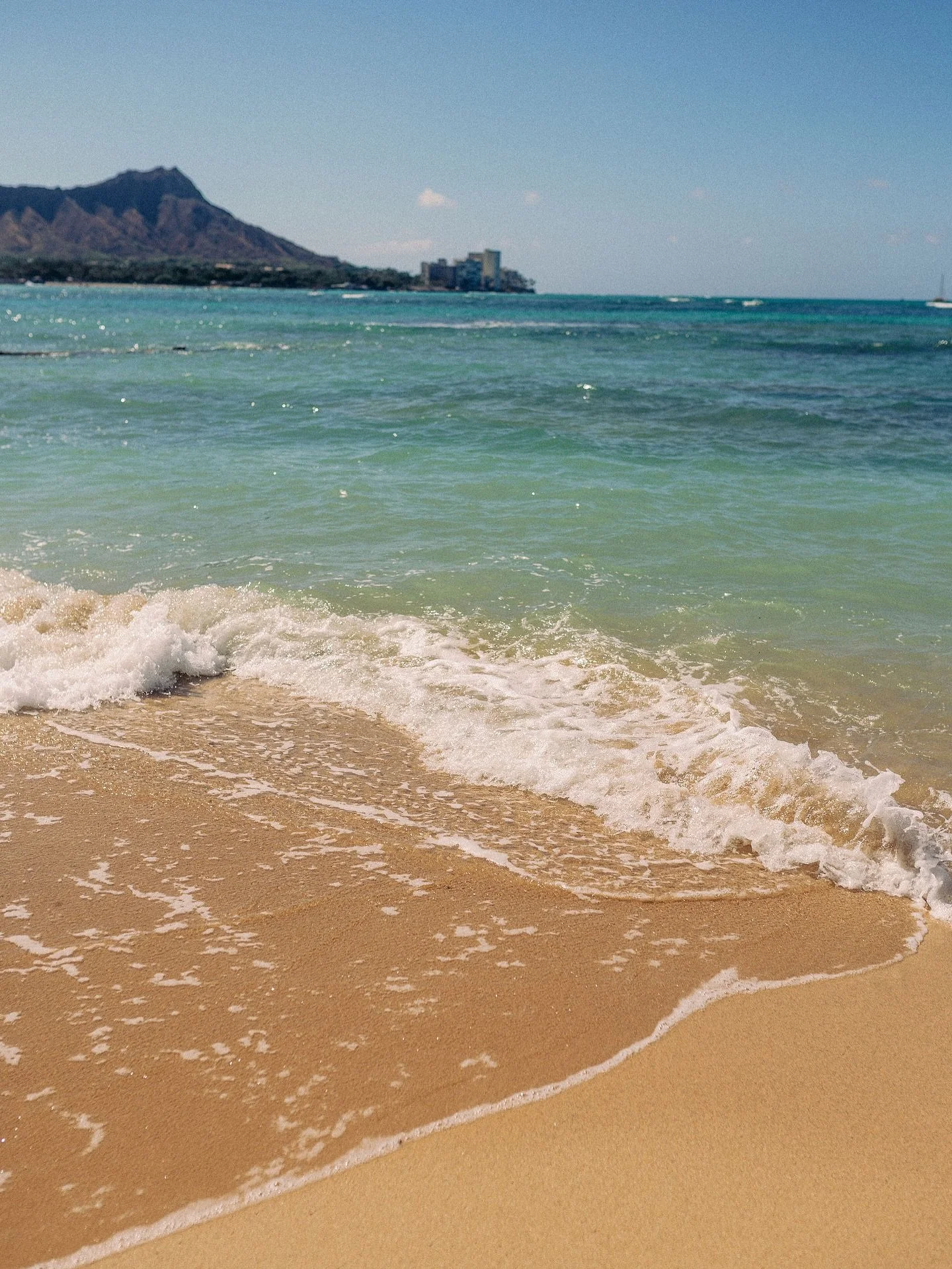 Aloha from Hawaii! 🌺 🍍 @cc_videography and I touched down last night for Amarysza + Eli&rsquo;s wedding week! We can&rsquo;t wait to celebrate them and get their festivities started but before that we get to explore the island and have some fun. St