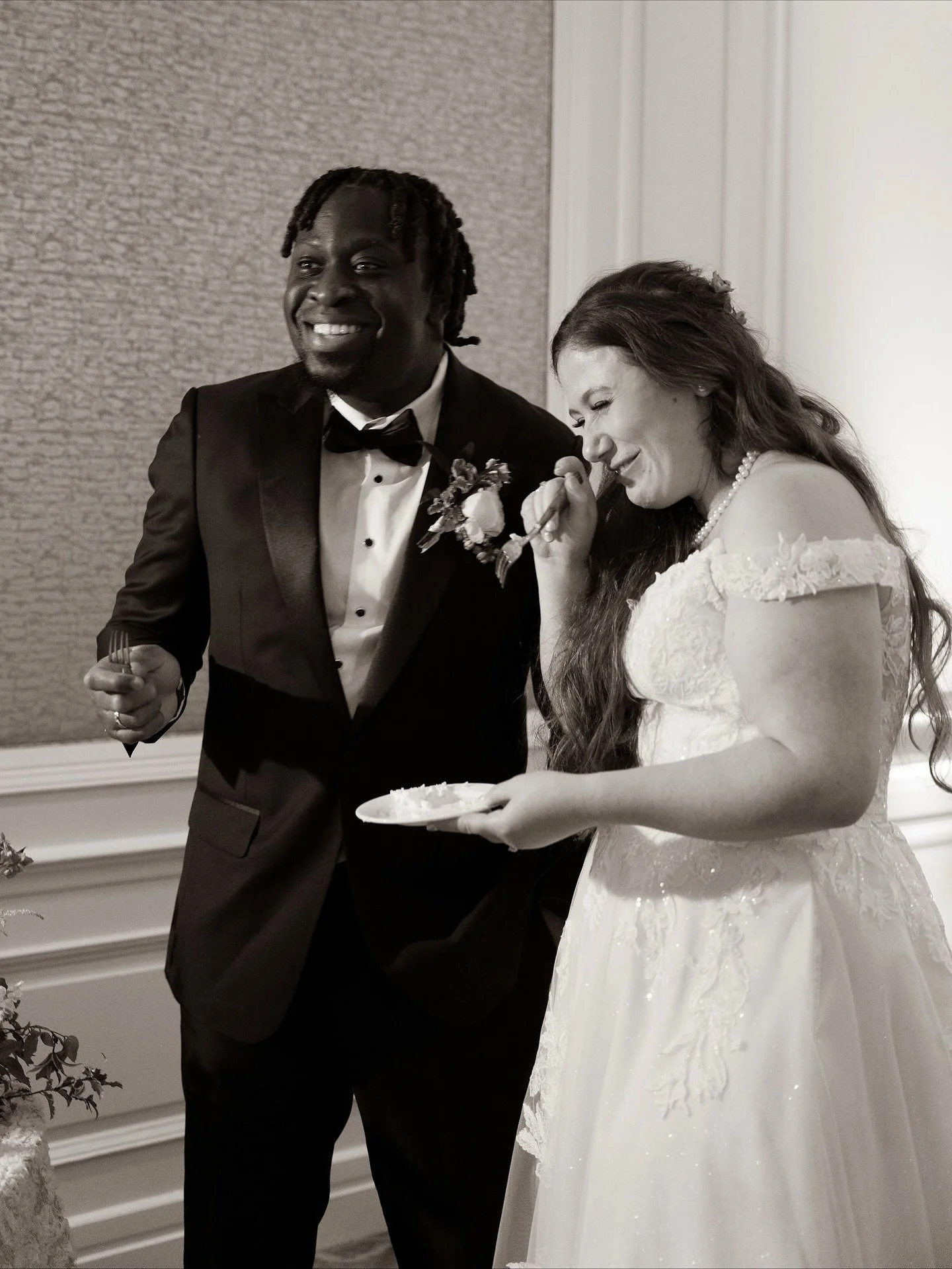 Some of my favorite candid moments from J + L&rsquo;s beautiful wedding day at @ritzcarltonameliaisland. I can&rsquo;t believe we are approaching their 2 year anniversary! Planner: @dairingevents HMUA: @studiobride florist: @lddevents 
.
.
#jacksonvi