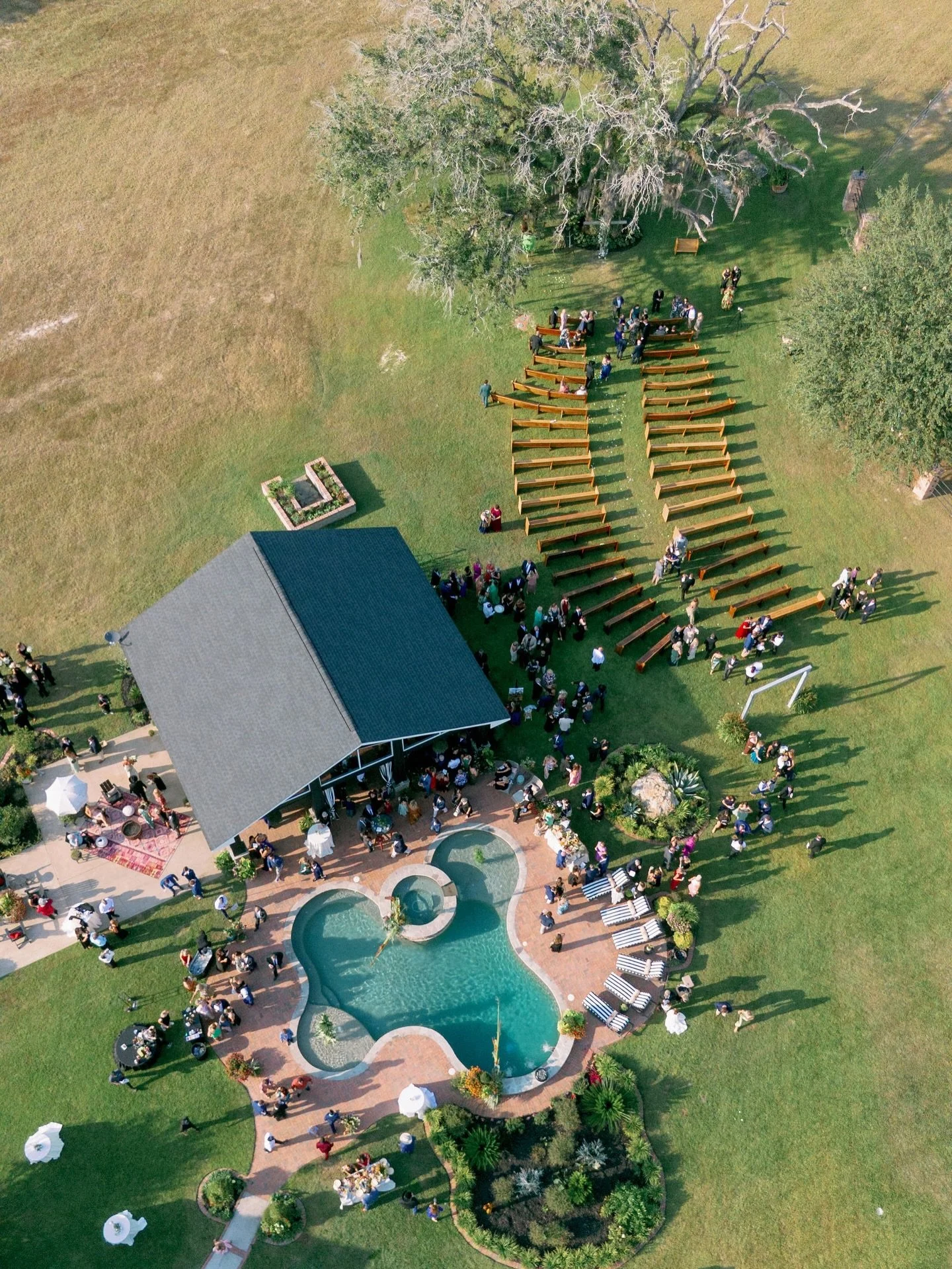 A few highlights from B + R&rsquo;s wedding day. These two got married on the bride&rsquo;s family&rsquo;s property in Colquitt, GA with 500+ guest in attendance. It was such a perfect day filled with love. So happy to have been an associate for @lin