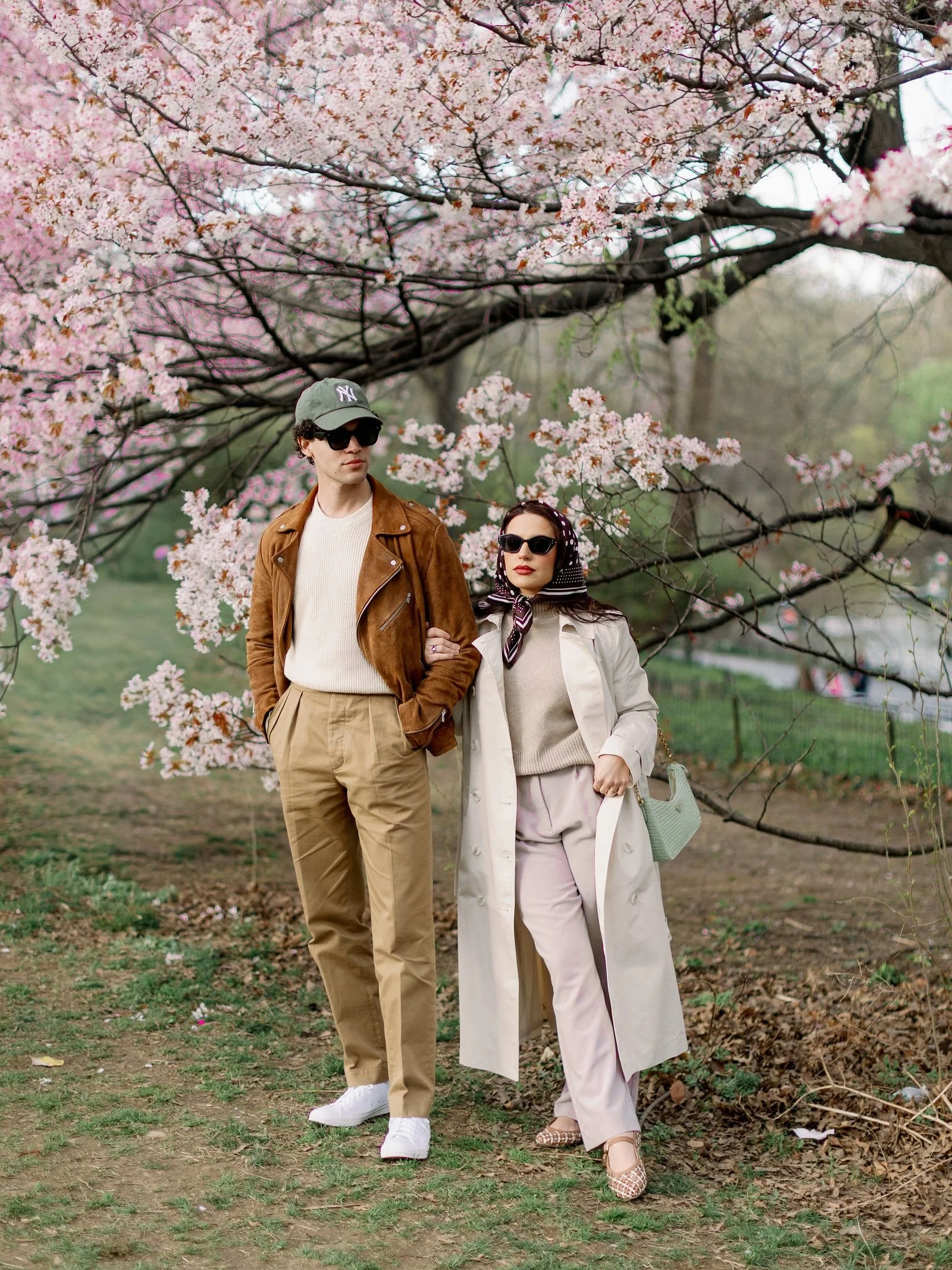 Spring time in NYC will forever be my favorite. 🌸 
.
Hosted by: @sarahcooperweddings + @lauraperezphotographyllc models: @oursolemnvow 
.
.
#nycweddingphotographer #newyorkweddingphotographer #floridaweddingphotographer #destinationweddingphotograph
