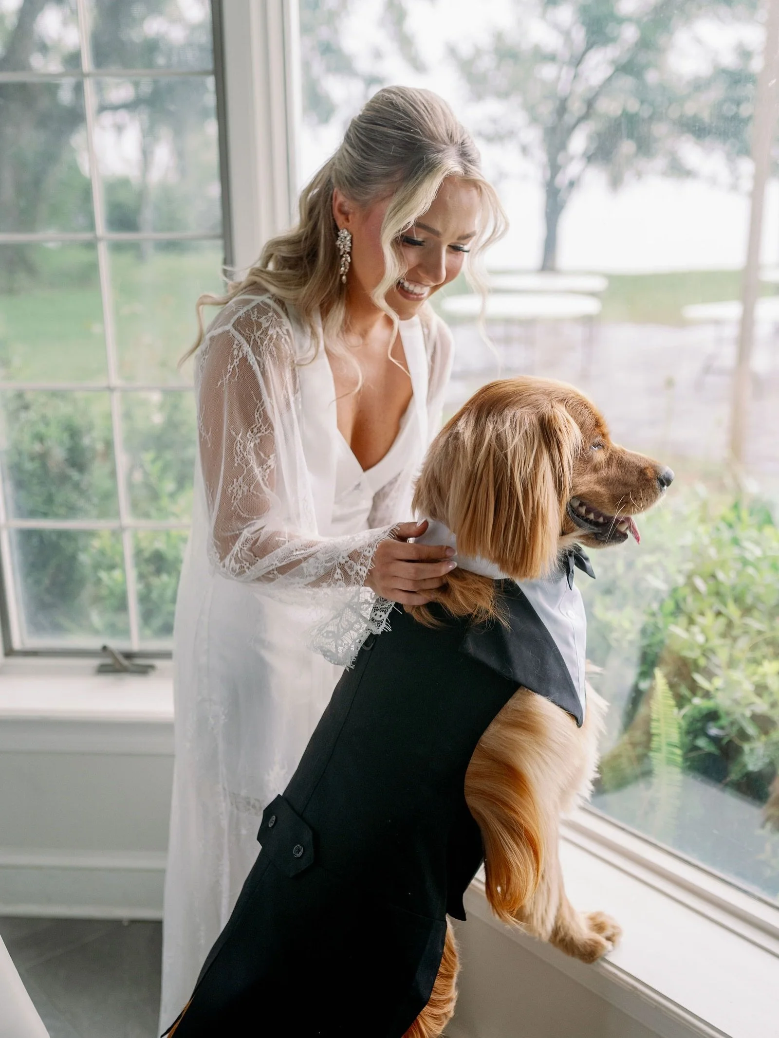 Maverick was the life of the Pawty 🐾 | I will always recommend making your pet a part of your wedding day. 🤍 
Venue: @azaleanamanor 
.
.
#jaxweddingphotographer #jacksonvilleweddingphotographer #floridaweddingphotographer #destinationweddingphotogr