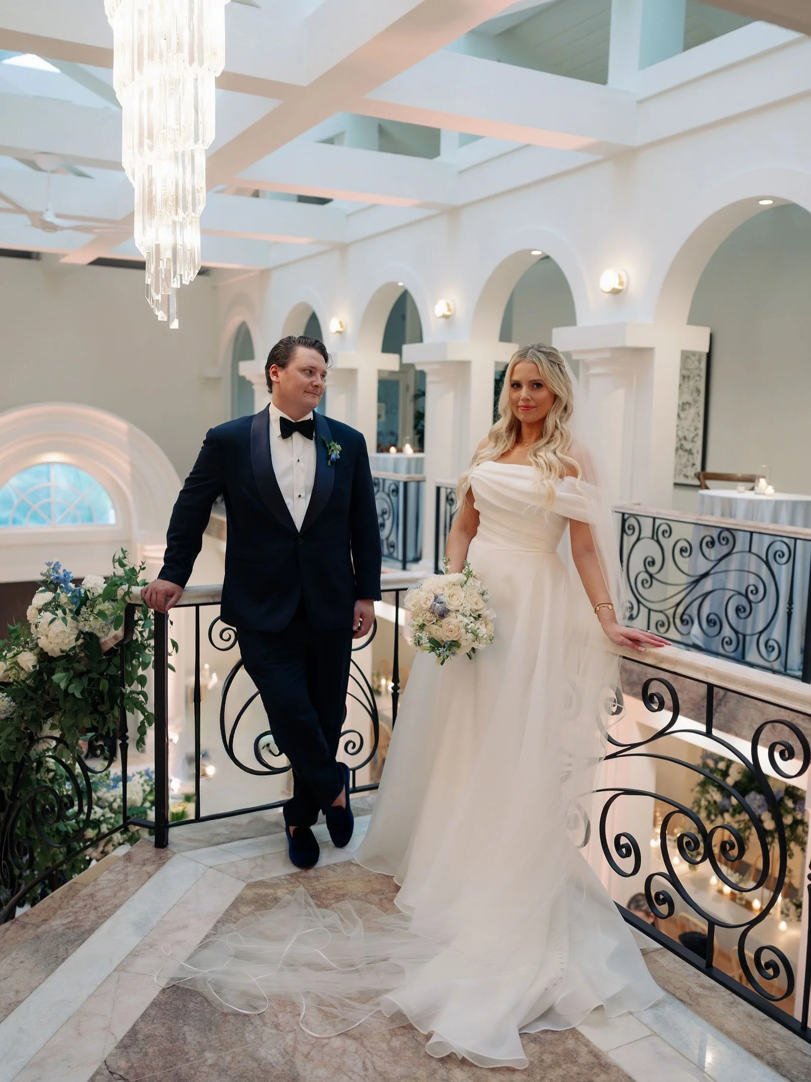 The McBrides  pt. 1🥂 10.10.26 // Stephanie + Bradley threw the best house party and wedding celebration at a family friend&rsquo;s private residence and it was a night to remember! More to come from this amazing day✨ 
Vendor team that made it all ha
