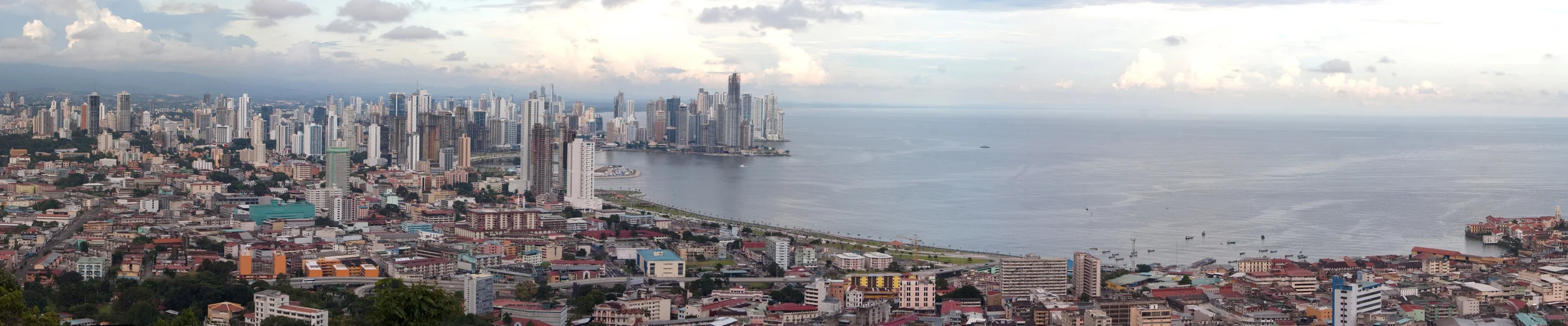 Panama_City_5760x1200.jpg