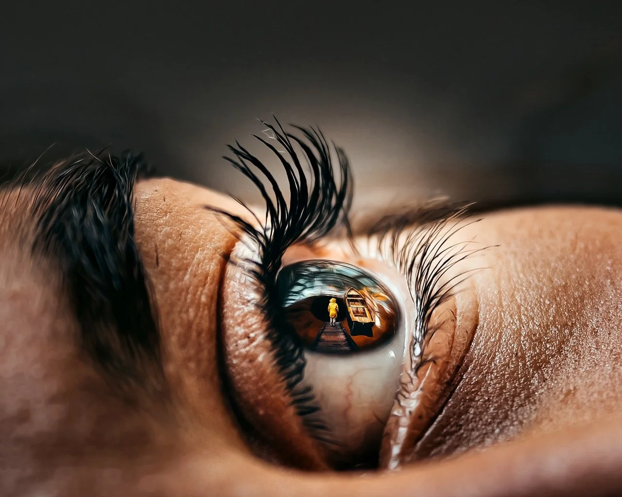 A Gaze Blank and Pitiless - Drama - 2W, 1M