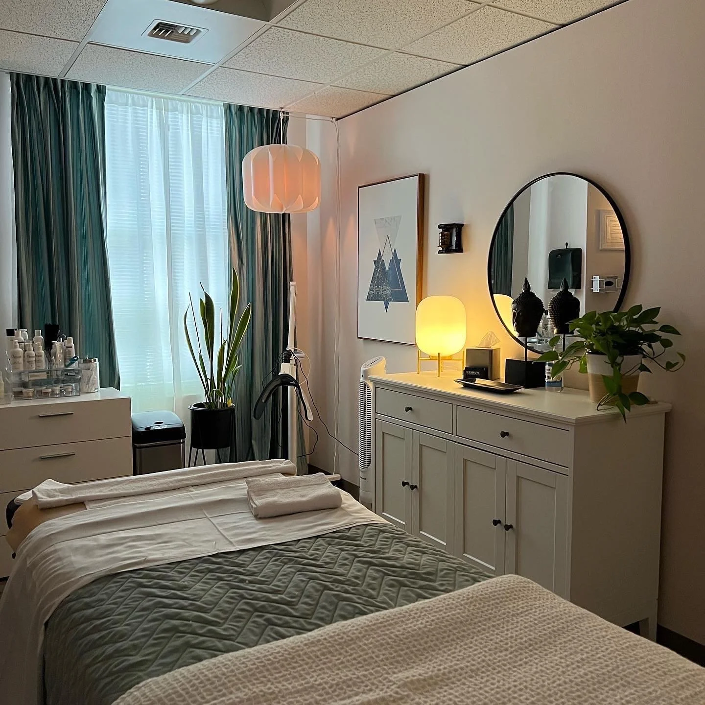 DERMASPACE News &amp; Summer Skin Tips

August is a big month for us at DERMASPACE&mdash;not just because summer skin needs extra support, but because we&rsquo;re celebrating 16 years in business on August 9th.

We want to take a moment to say thank 