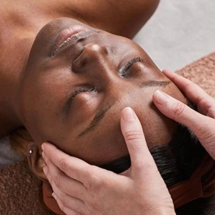 Get your skin ready for the holidays! We are offering $10-$40 off select facials now through the end of the year! 

Perfect time for that holiday glow-up!

We have some space left so book now before they are gone gone gone!

www.dermaspace.com❤️