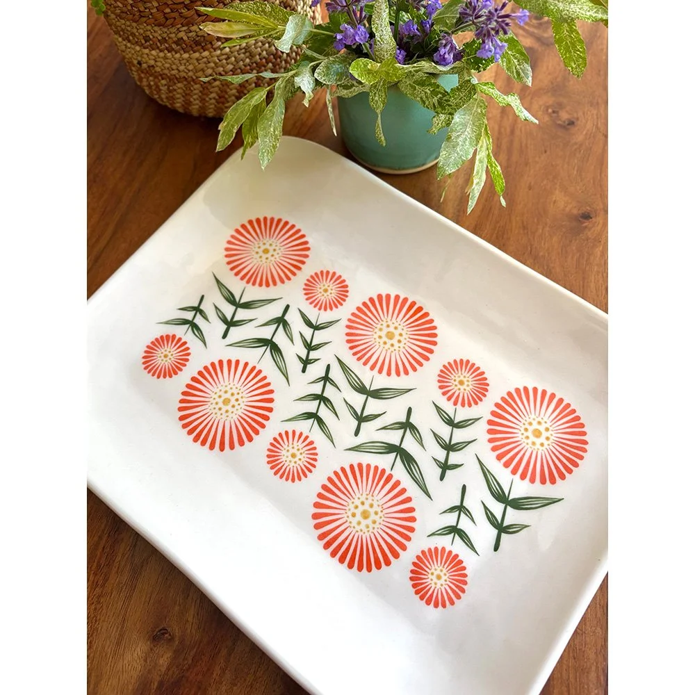 Daisy rectangle platter in porcelain
