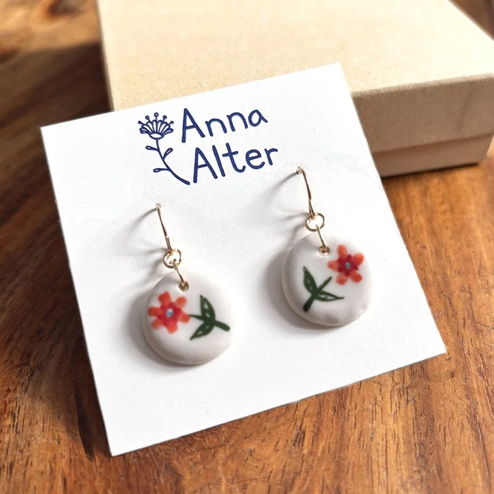 red flower sm round hanging.jpg