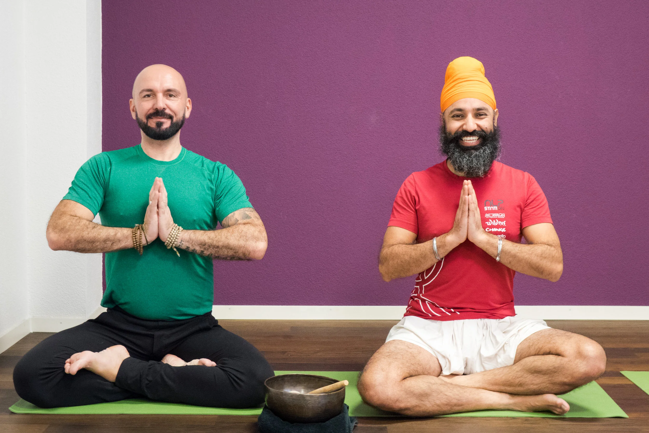 Yoga Teacher Training / YOGAMEN