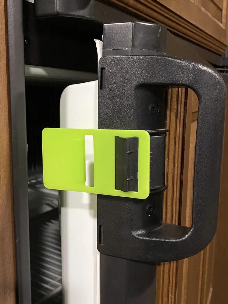 trailer-hitch-holder-2-2-5inch-gr-innovations