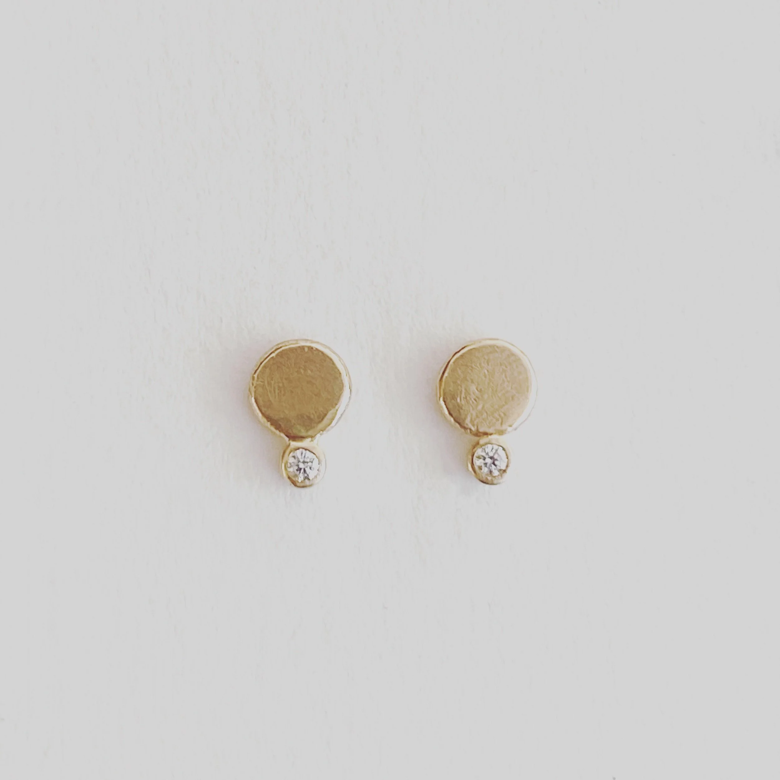 9C86FF74-EF23-4E5D-81D5-1E638F98982F