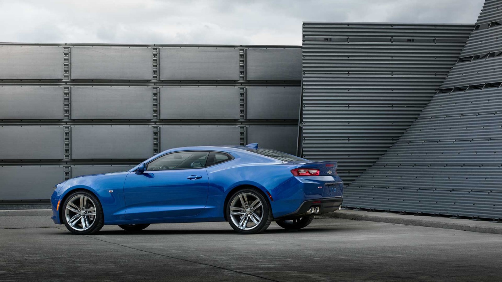 2016 Chevrolet Camaro RS (source: www.chevrolet.com)