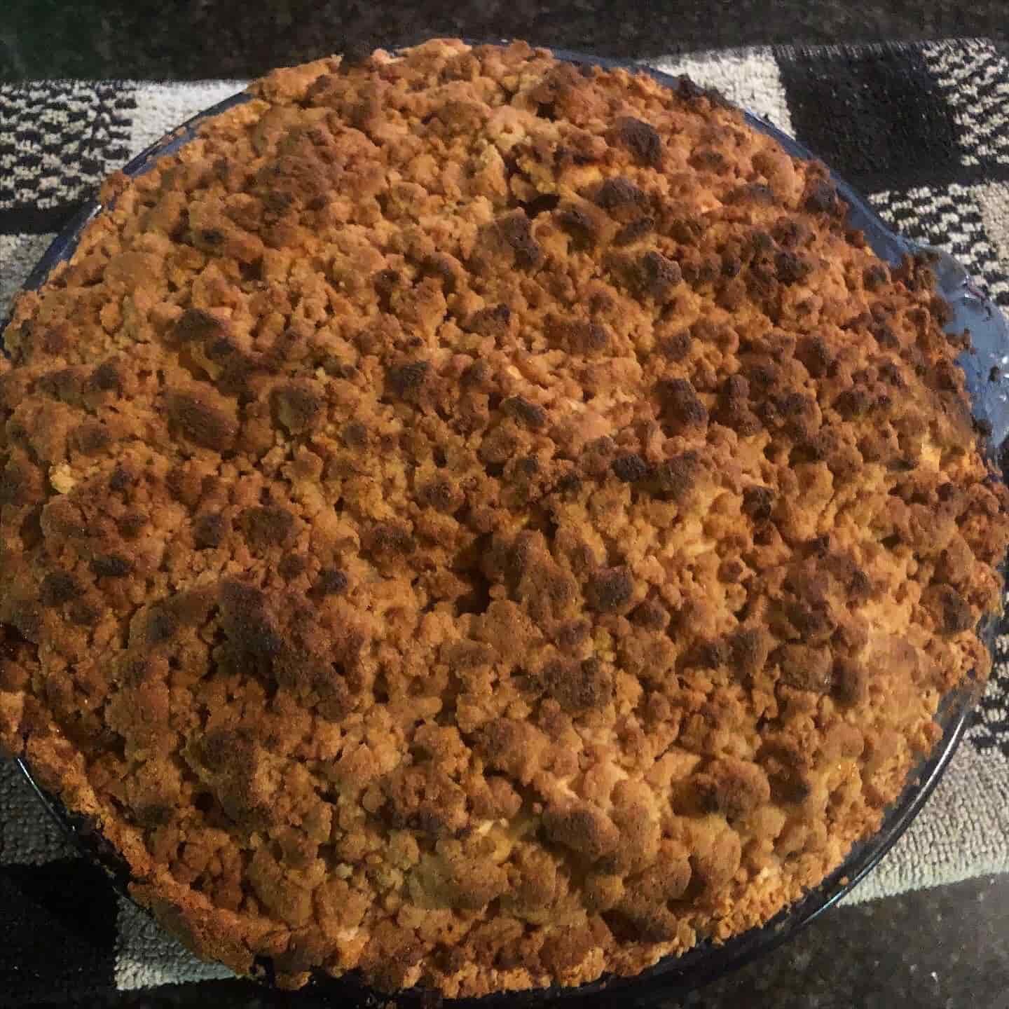 gluten free apple pie with crumble topping