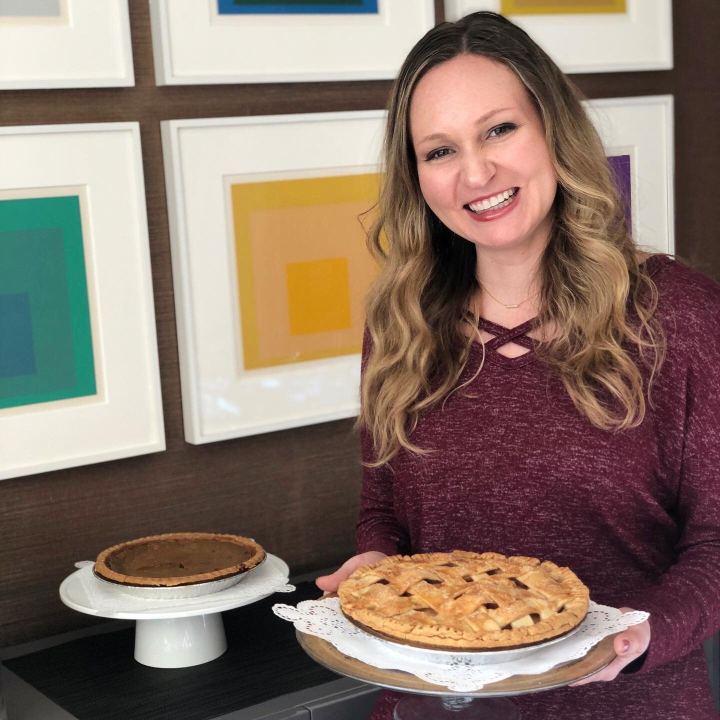 Happy PI Day!!! What 🥧 are you celebrating with?? I&rsquo;m debating between pumpkin &amp; apple 🍎 pie 🥧... decisions, decisions... 🤷&zwj;♀️ why not both!?! Xx🥧💙Lindsey #gftraveler #piday