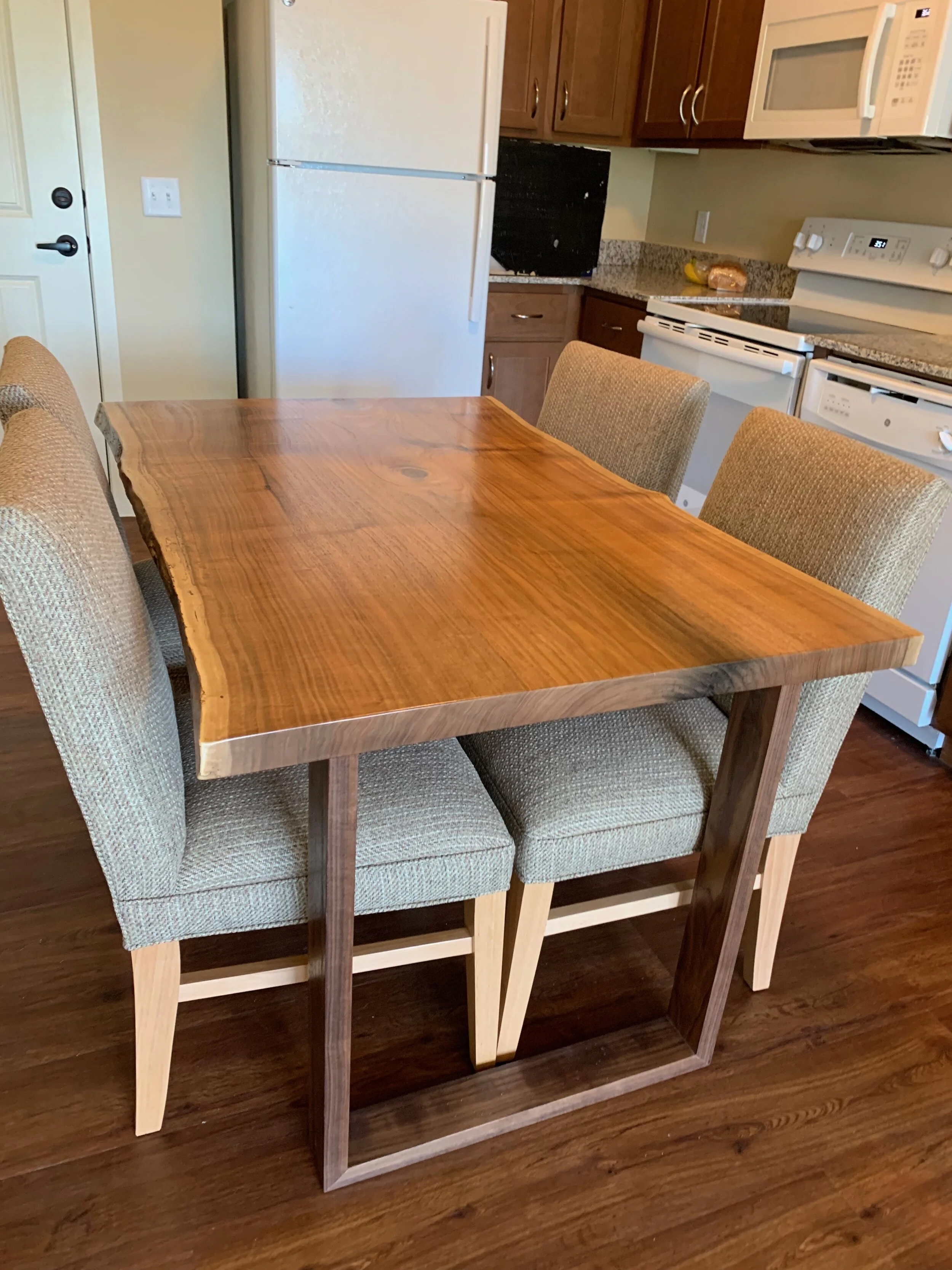 custom kitchen table.JPG
