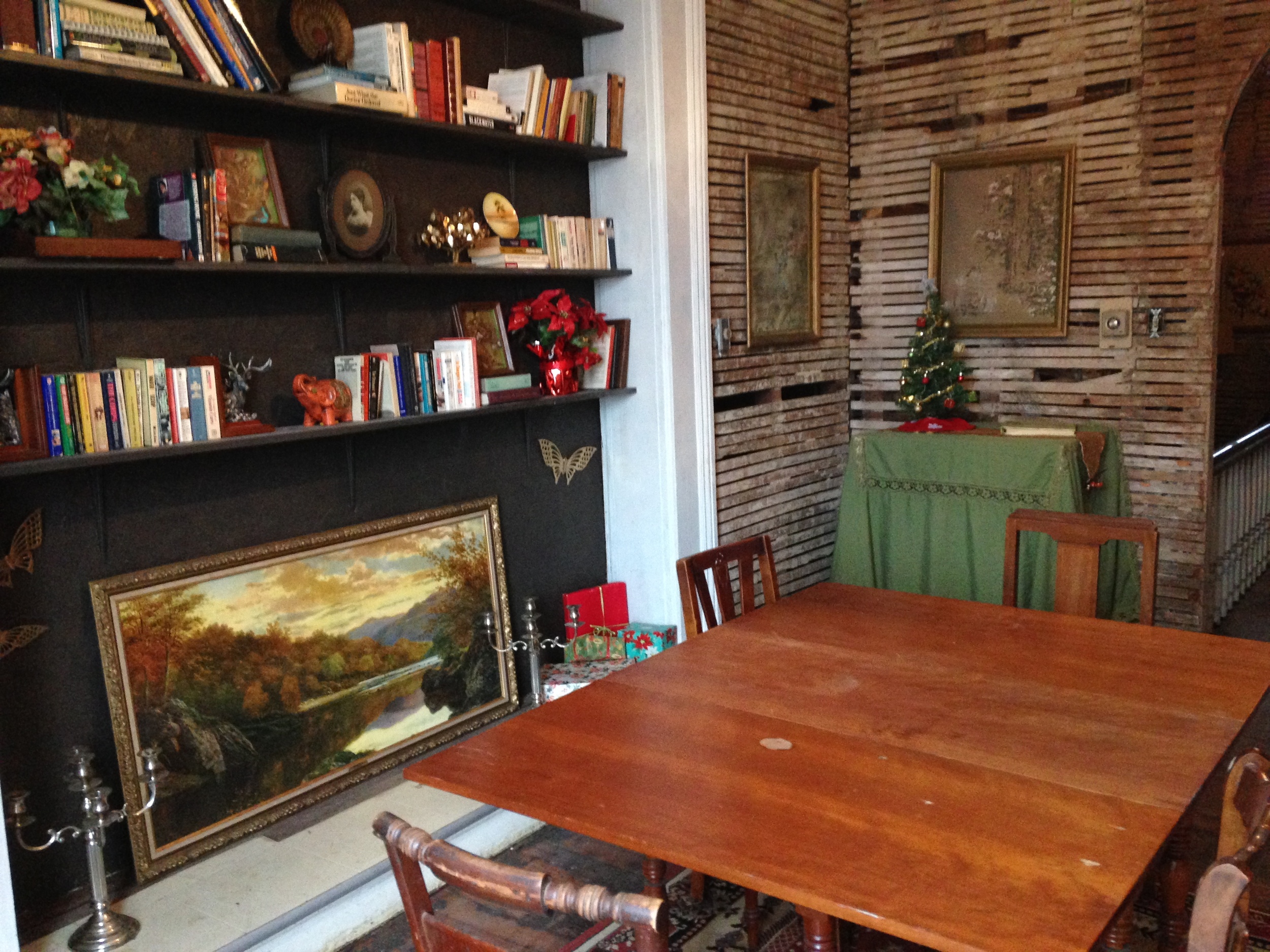 Post-Apocalyptic New Orleans Apartment