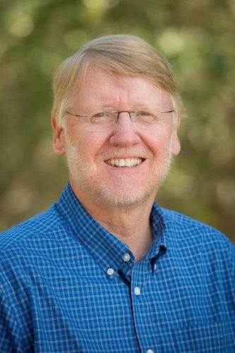 WillisHeadshot2016 333x500.jpg