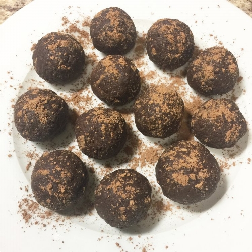 Easy Raw Cacao Truffle Balls