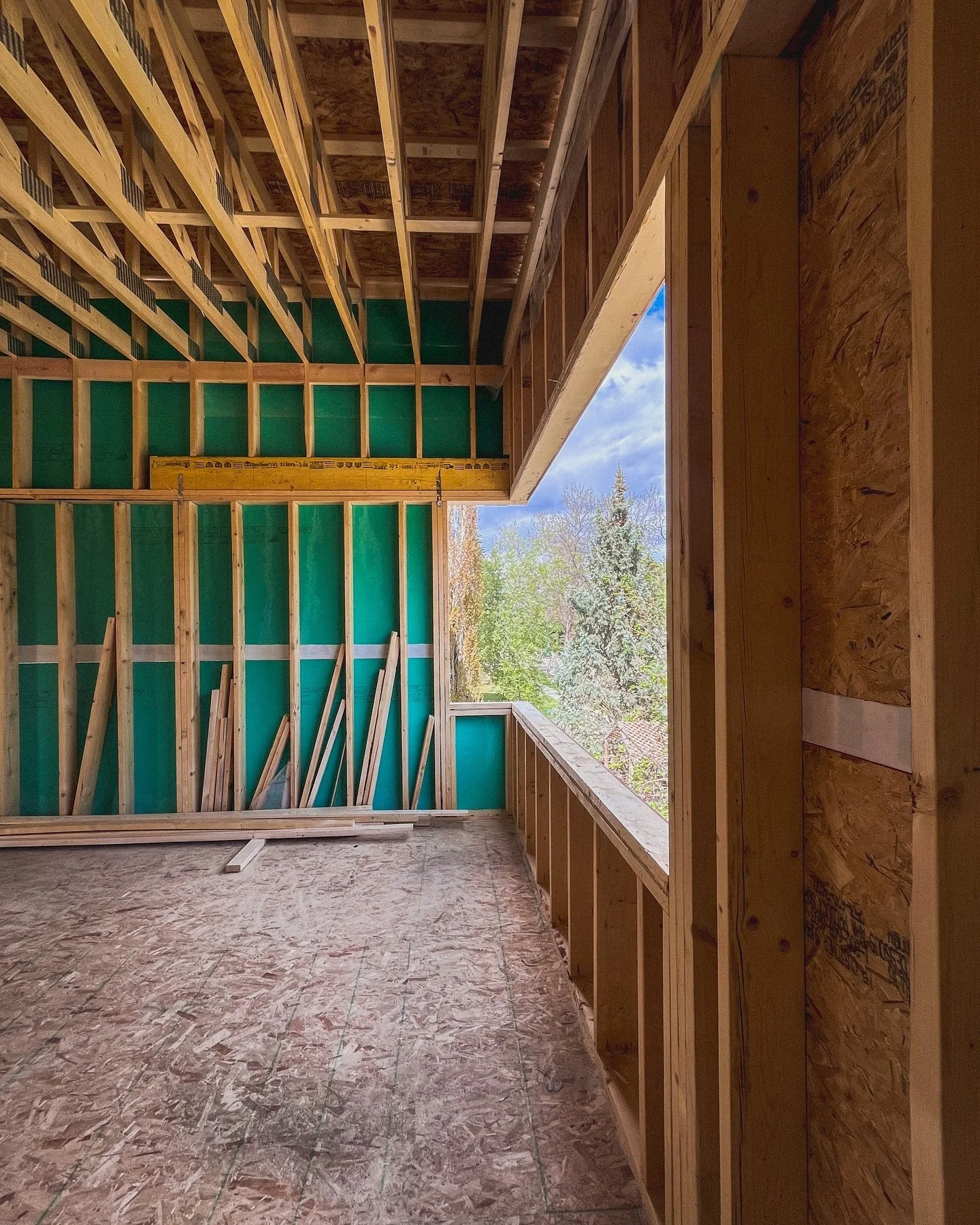 Crestwood primary bedroom views 

#etchbuilt
#yeginfill 
#designbuild
#homebuilder
#cornerwindow
#cornerglazed
#carpentry
#yegrealesatae
#yegbuilder
#wedesignwebuild
#edmontonbuilder
#edmonton
#yegarchitecture
#customhomebuilder
#custombuilder