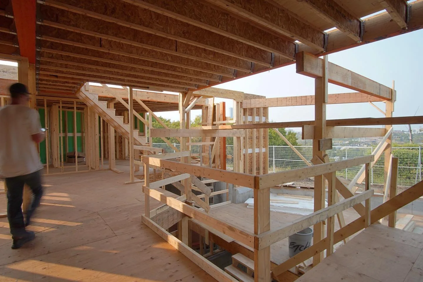 Framing progress at our Strathearn build. Split levels are starting to stack up... and the views just get better 

#etchbuilt #yegbuilder #framing #carpentry