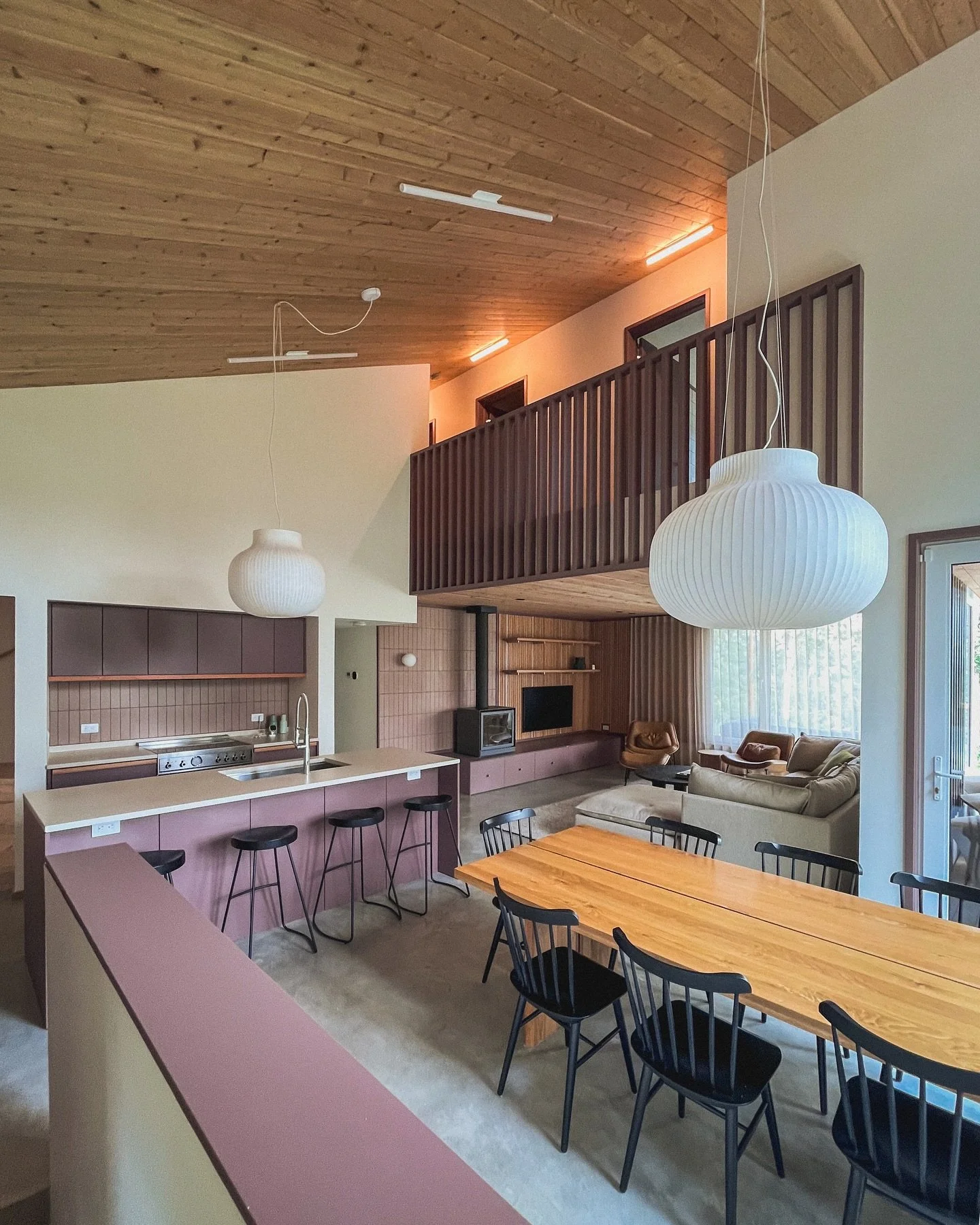 Pre photoshoot prep at Wabamun 

#etchbuilt
#wabamunlake
#wabamun
#cabin
#yeginfill 
#designbuild
#homebuilder
#carpentry
#yegrealesatae
#yegbuilder
#wedesignwebuild
#edmontonbuilder
#edmonton
#yegarchitecture
#customhomebuilder
#custombuilder