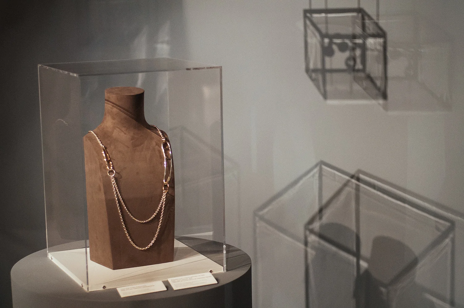 "Chaîne d'Ancre Punk" long necklace in silver and rose gold. 