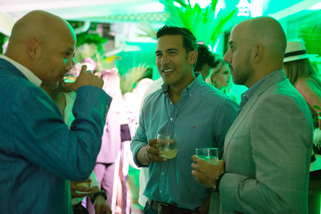 and keeping up with the music guests here's Alberto Gaitan sippin' on some whiskey