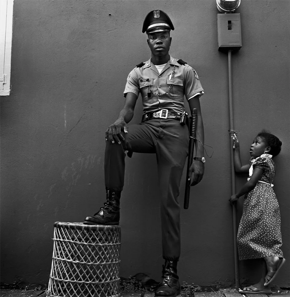 El policía y Chichí , de la serie: Portobelo , c. 1978.