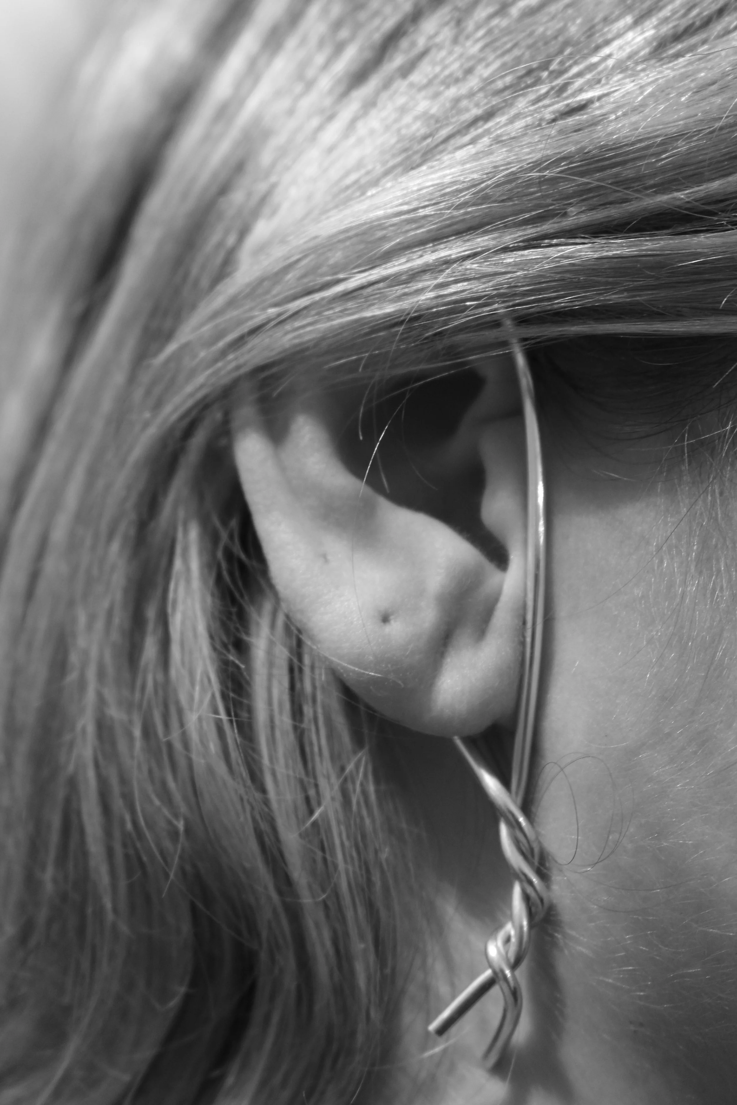 twist ear cuff