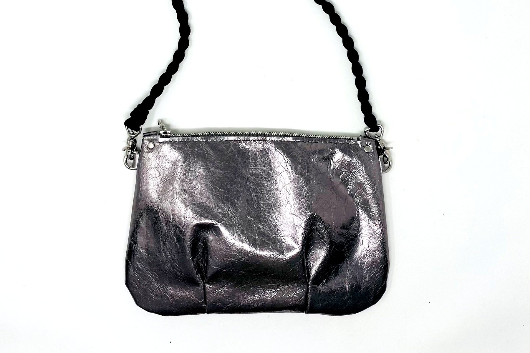 Crossbody---saddle---topzip---leather---pewter---front---1800.jpg