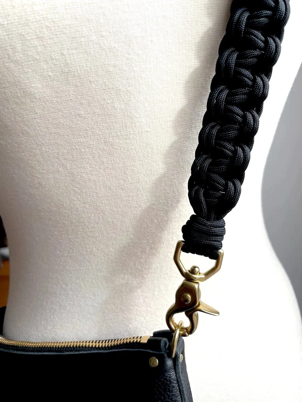 Strap---crossbody---six-strand---macrame---nylon---black---front---1400.jpg