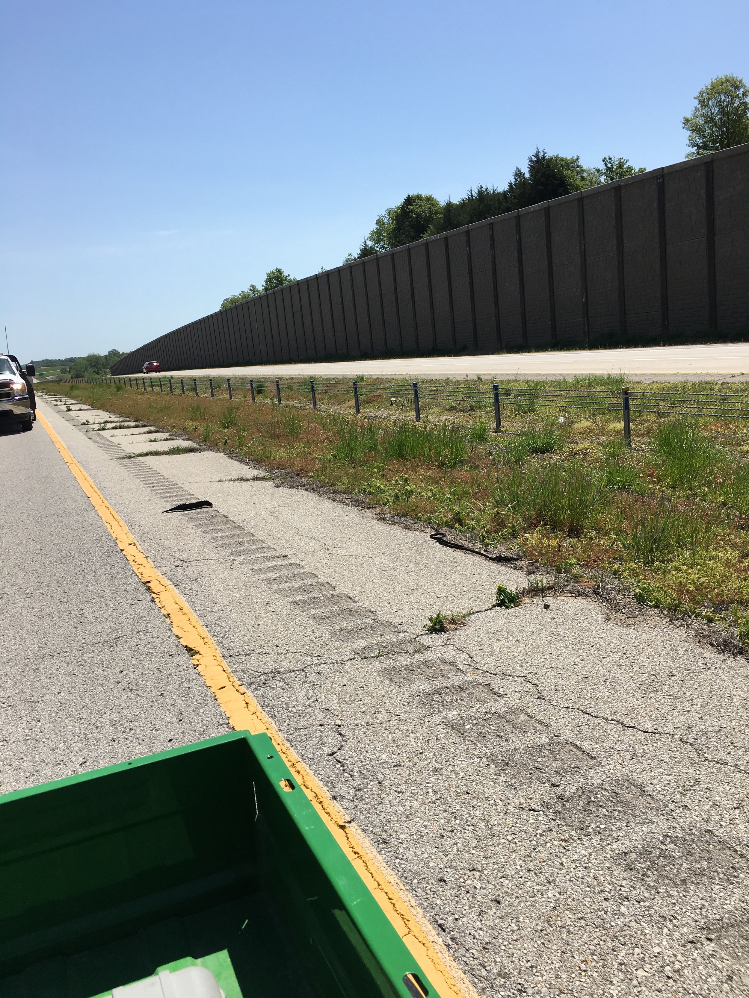 Clear Anti-Graffiti Retaining Wall US-412