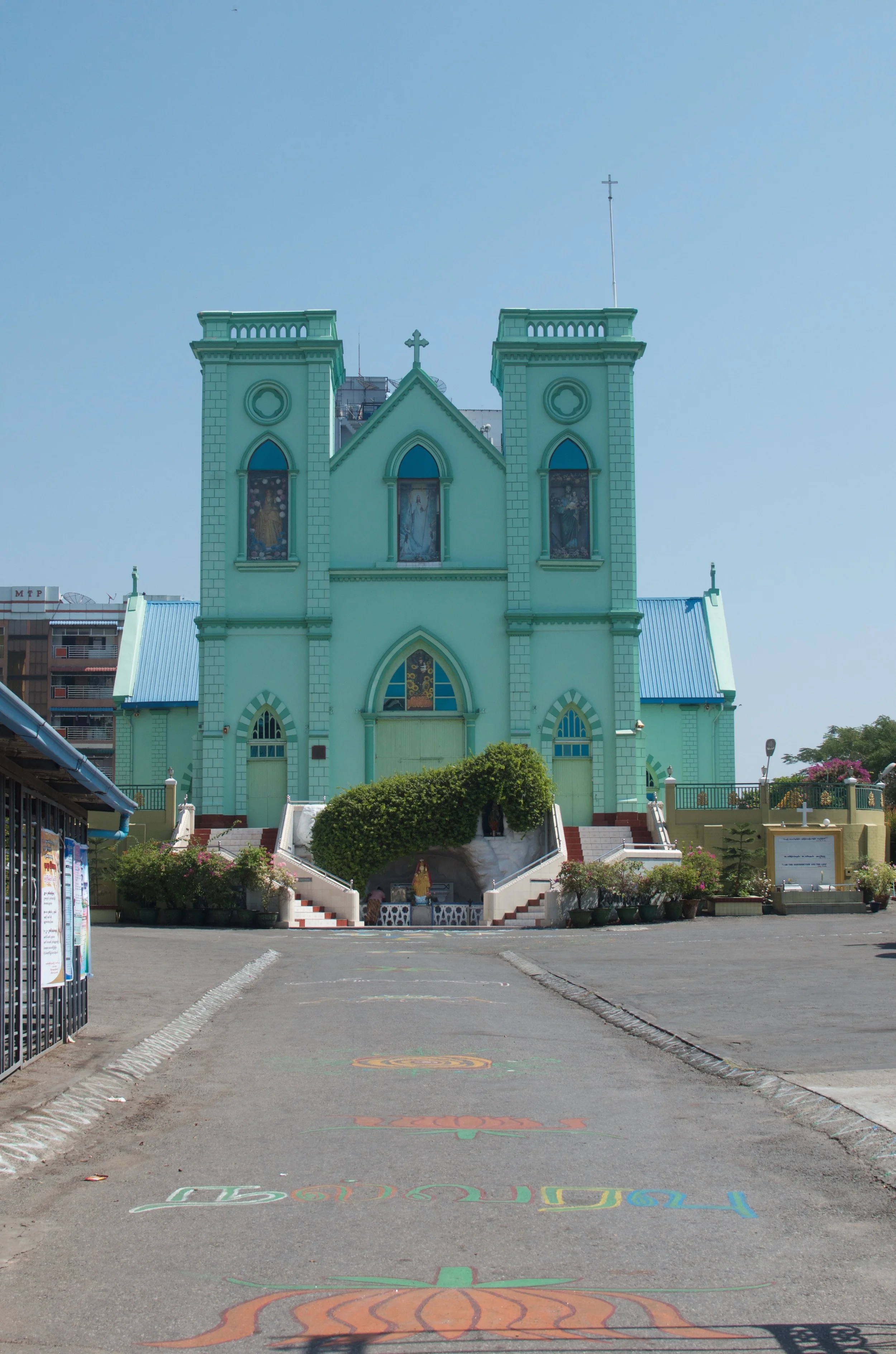 A Catholic church (and a large one at that) is an unusual sight in Burma indeed.