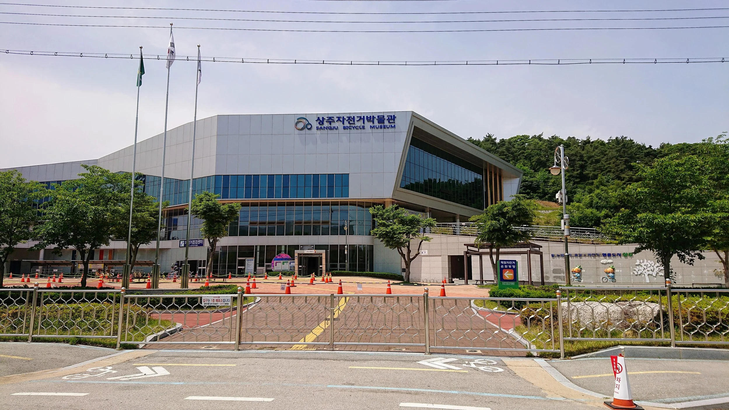 South Korea’s only bicycle museum is right on the path, and would have been a fantastic stopping point for an hour or two, but unfortunately was closed.
