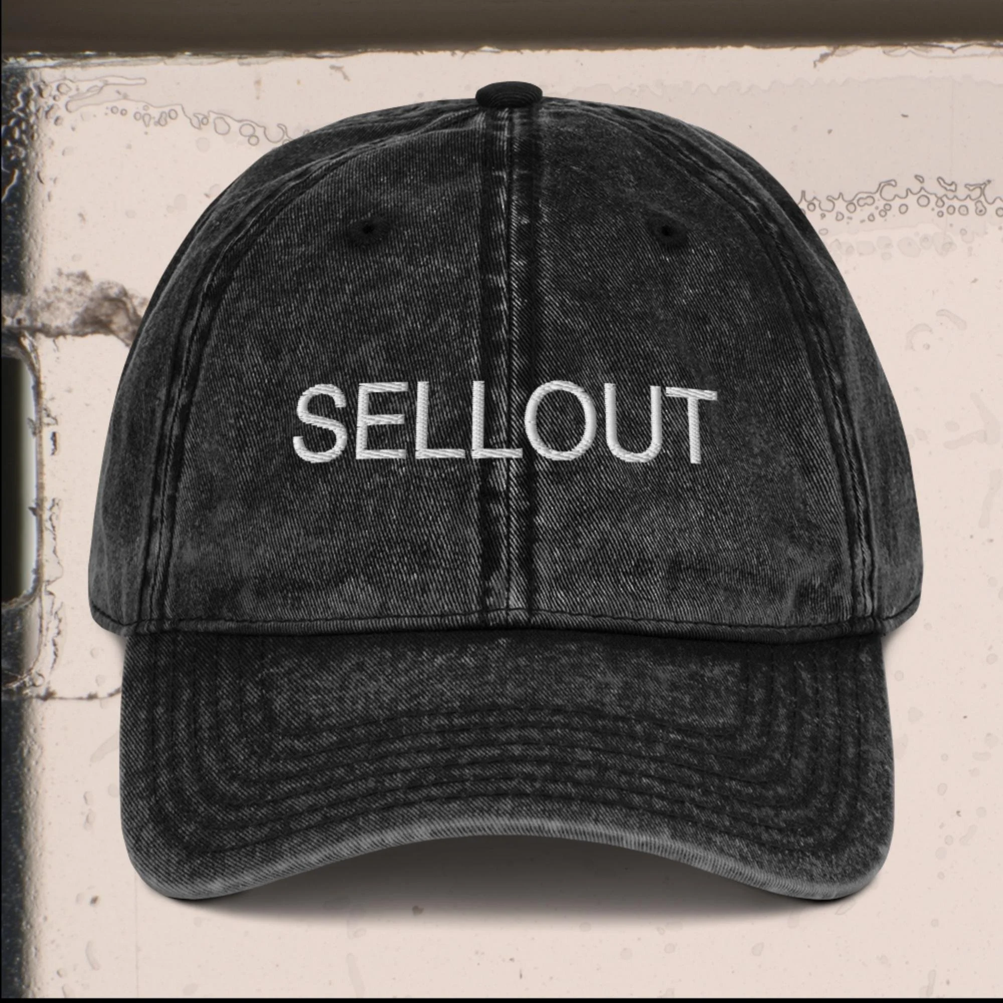 SELLOUT Baseball Cap [black]
