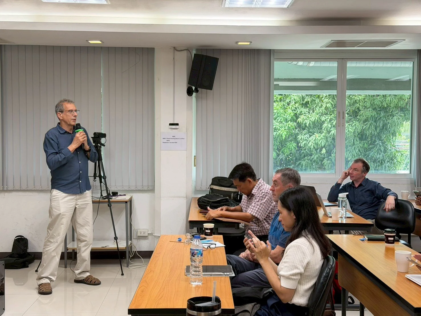 LINE_ALBUM_ประชุมเสวนาปลานิลน้ำกร่อย_260610_120.jpg