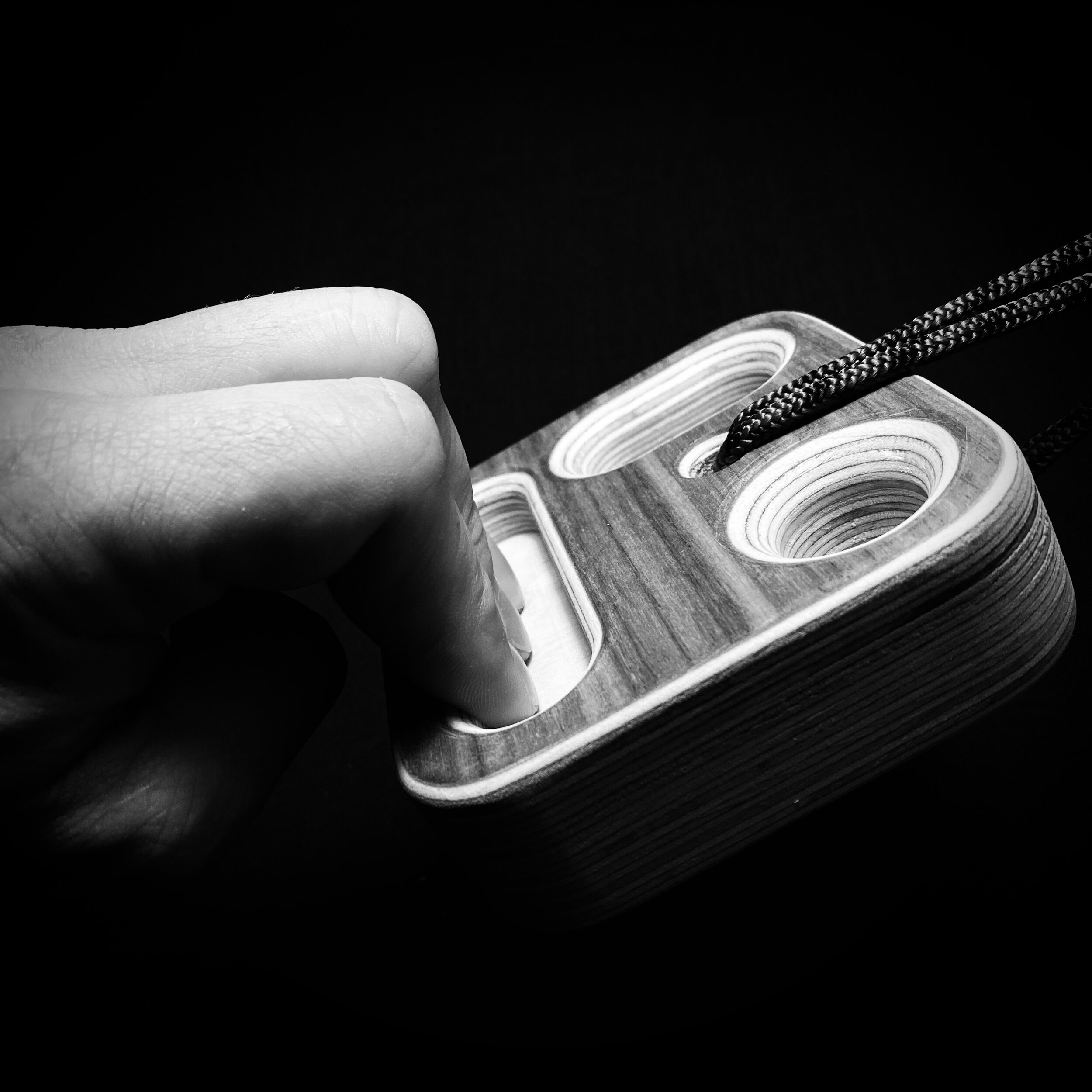 mr_robot_problemsolver-portable-training-hangboard-fingerboard-fingertraining-climbing-bouldering-bouldern-klettern-arrampicata-wood-6