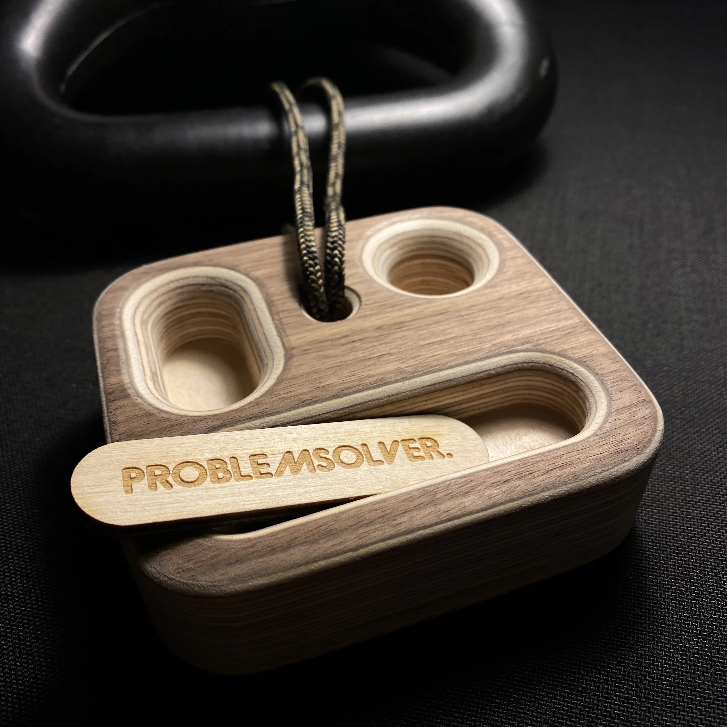 mr_robot_problemsolver-portable-training-hangboard-fingerboard-fingertraining-climbing-bouldering-bouldern-klettern-arrampicata-wood-13