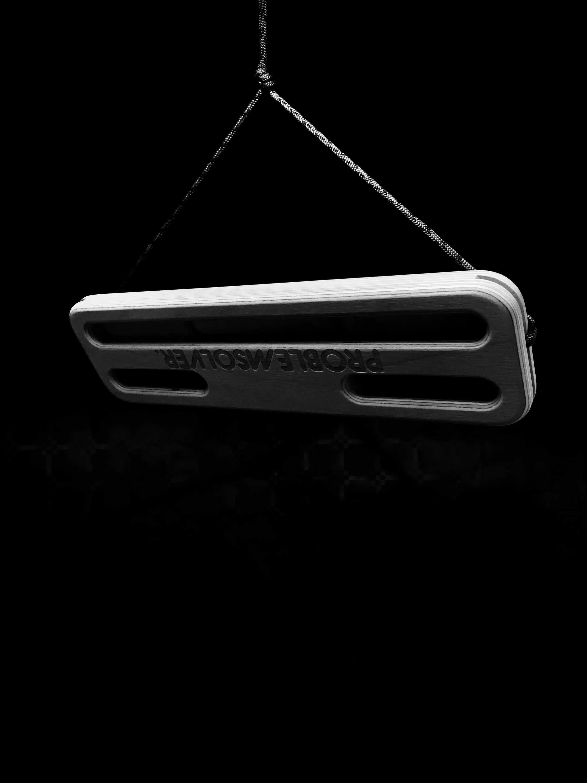 problemsolver-portable-hangboard-fingerboard-fingerstrength-gripstrength-framsida-sloper-2 2.jpg