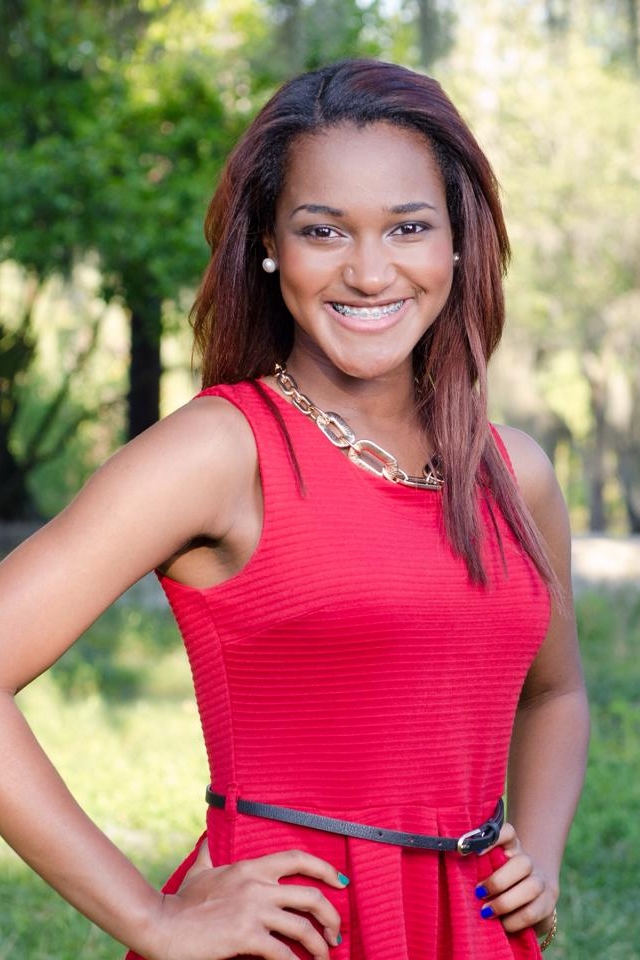 Kayla the Curator
