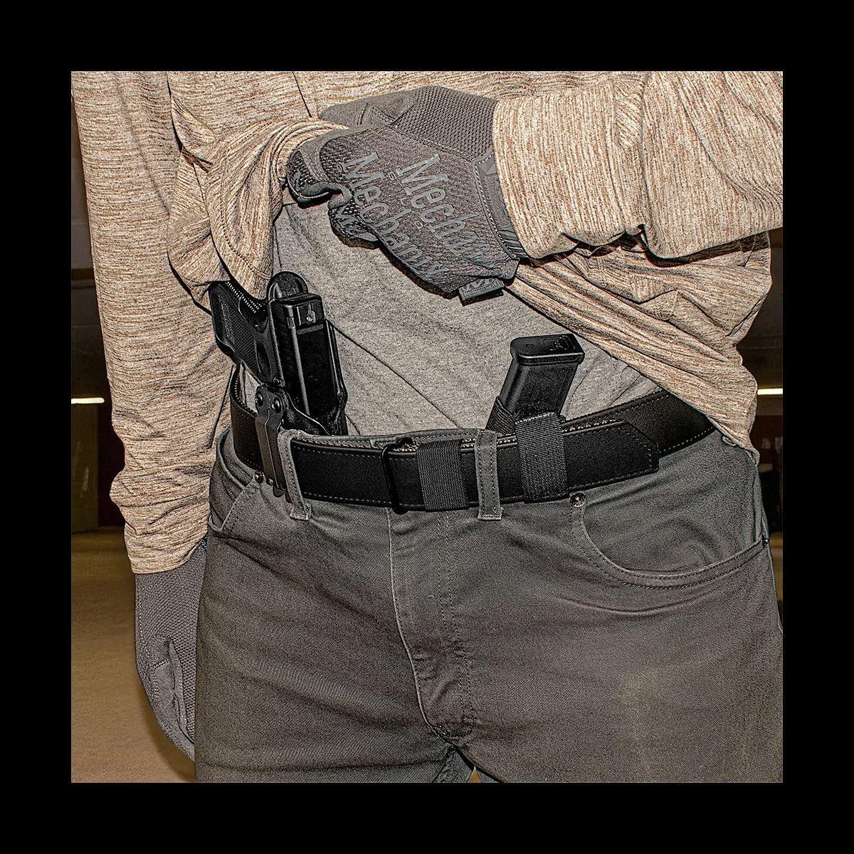 Specialist Bio Black 01.jpg