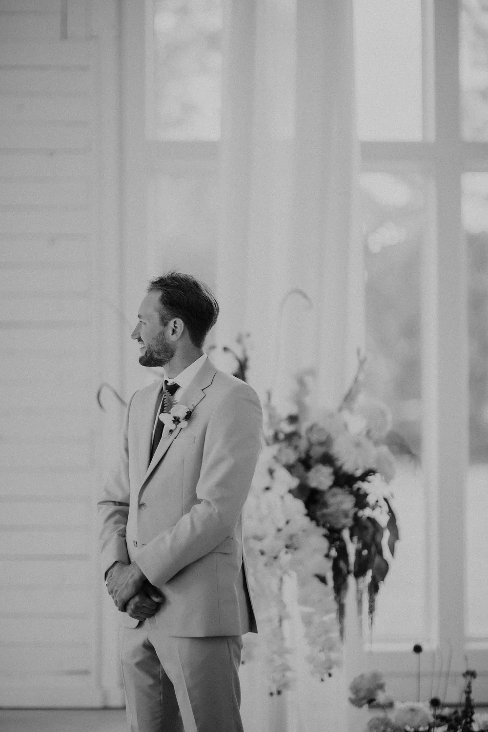 Wedding photography at Sainte Terre by Natalie Parnell