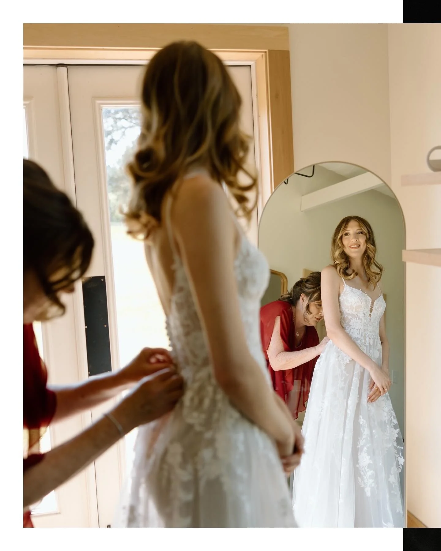 ✨Taking a few moments to think about all the amazing things that led to this day...and all the amazing things that will follow it 🤍

Photos: @christimphoto 
Bride: @nicole.gordonwireman 
Bridal Gown: @townandcountrybridal 
Designed by: @essenseofaus