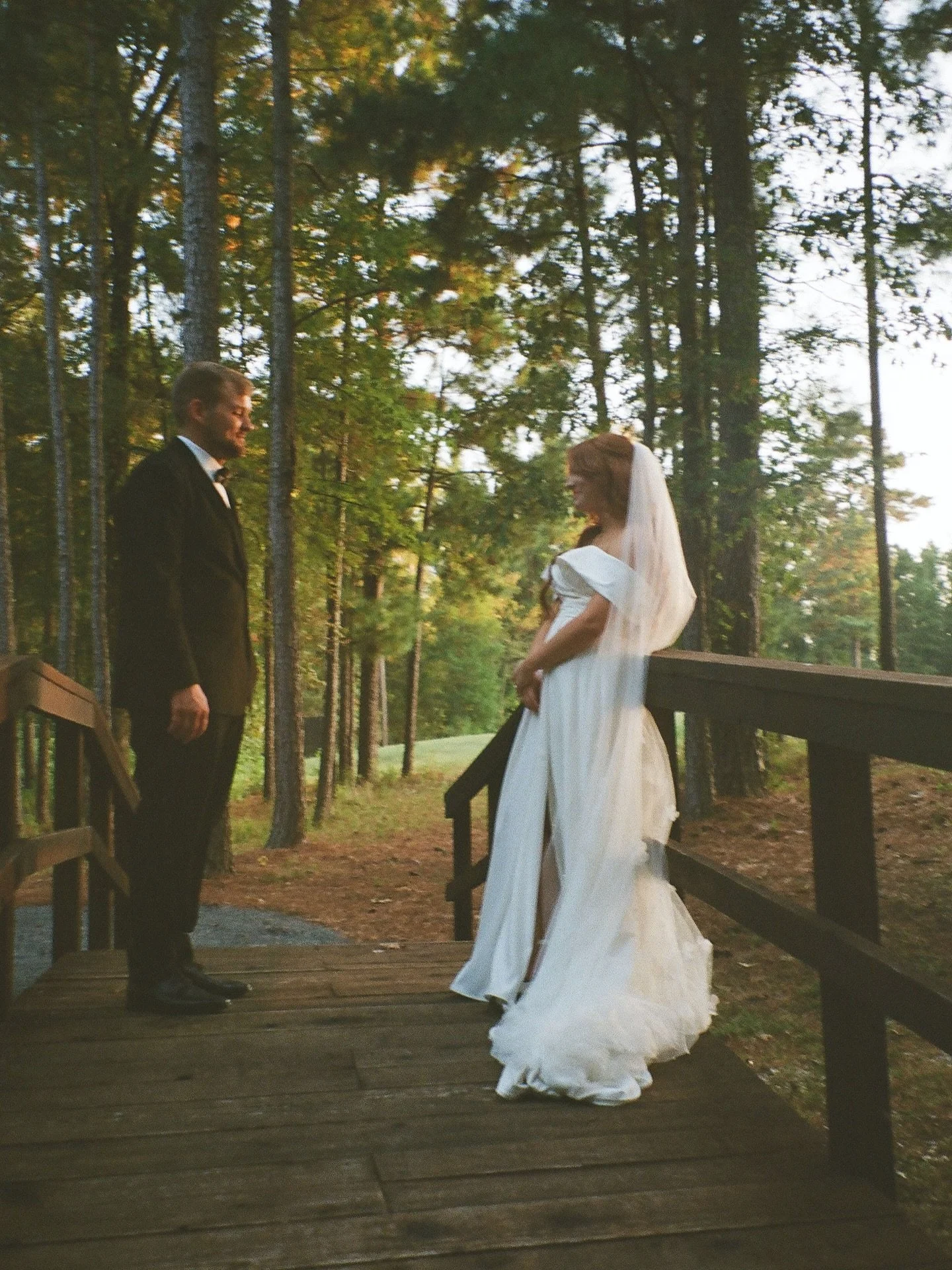 film loves october 💛
@carmenrae02 
📷: @soul_rebels_photo