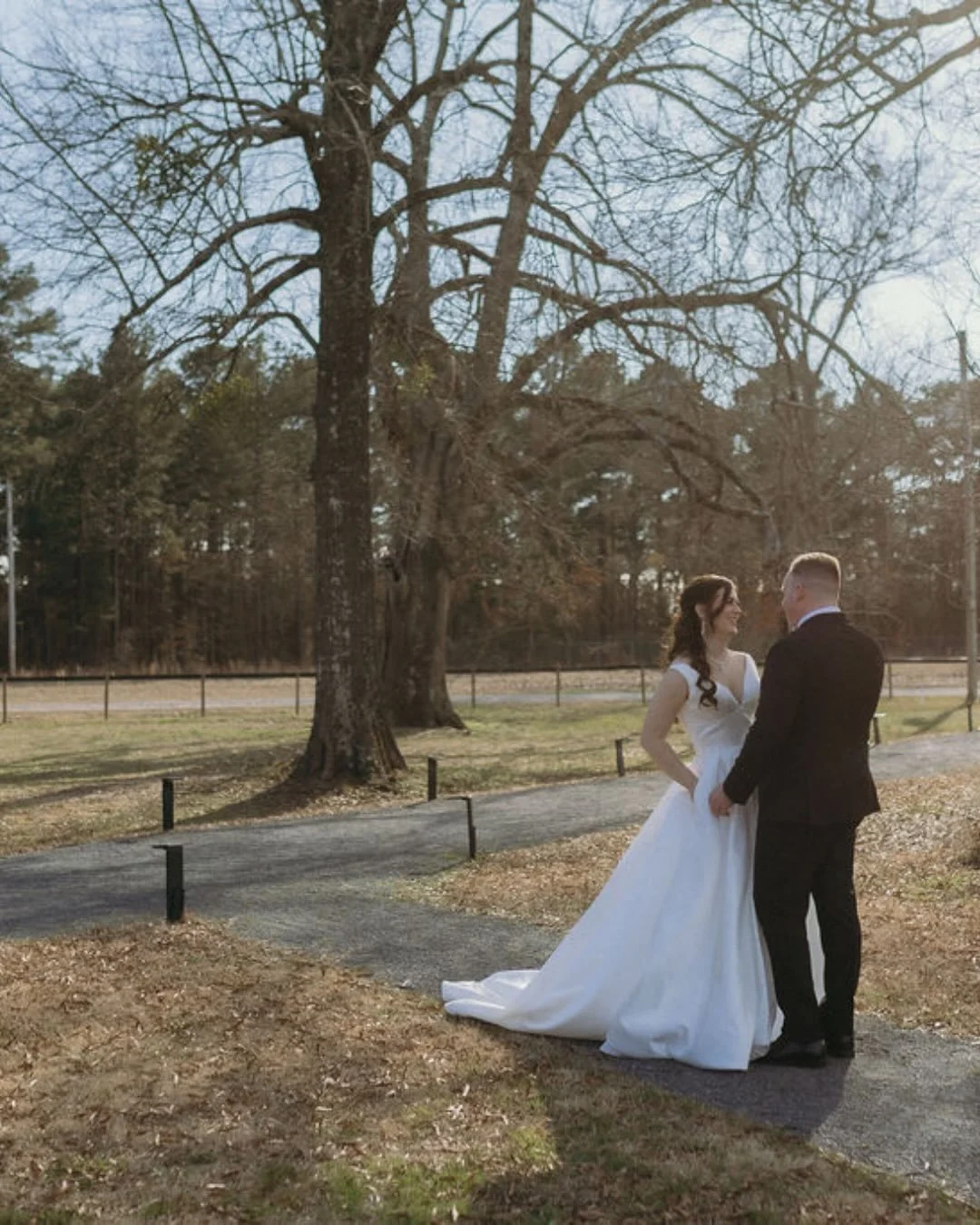 🤍Kennedy + Lucas | 2.22.25 | The Stables🤍 

#HappyAnniversary #ThisTimeLastYear

Bride: @kflaviolette 
Photos: @soul_rebels_photo 
Coordinator: @hillaryamoss 
Florals: @leanne.graves 
MUAH: @fetelafemme 
Dress: @fabulousfrocksshreveport 
Getaway Ca
