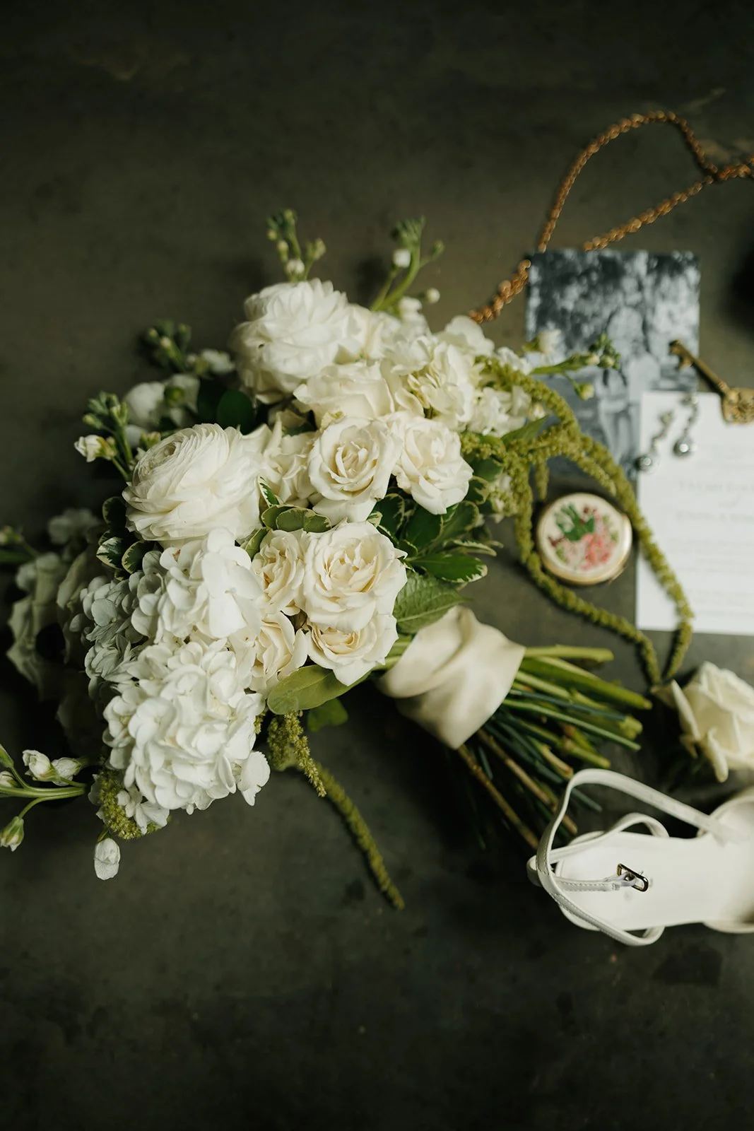03-all-white-bridal-bouquet-with-trailing-green-amaranthus-and-bridal.jpg