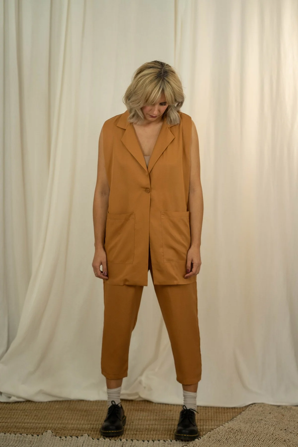 Chaleco  fluido tencel mostaza